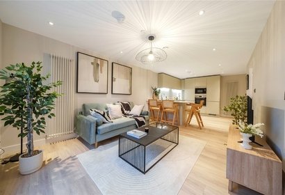 under offer paramount house london 42173 - Gibbs Gillespie