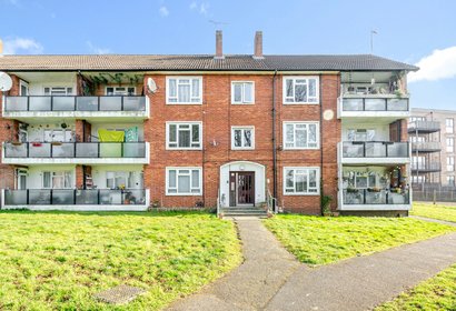 under offer dabbs hill lane london 42192 - Gibbs Gillespie