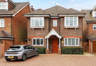 under offer fauna close london 42362 - Gibbs Gillespie