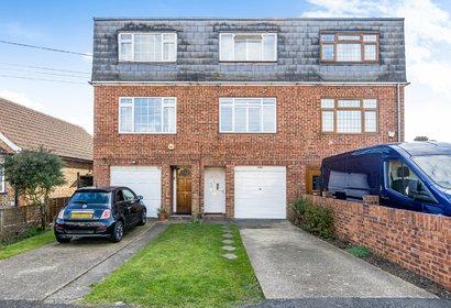 under offer mellow lane west london 42538 - Gibbs Gillespie