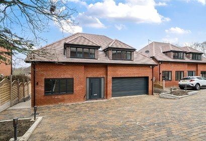 under offer merry hill close london 42650 - Gibbs Gillespie