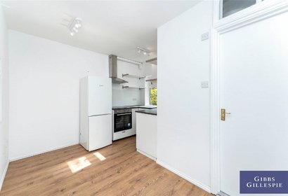 to let woodhouse avenue london 42734 - Gibbs Gillespie