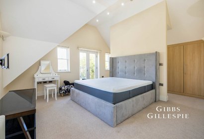 to let valency drive london 43870 - Gibbs Gillespie