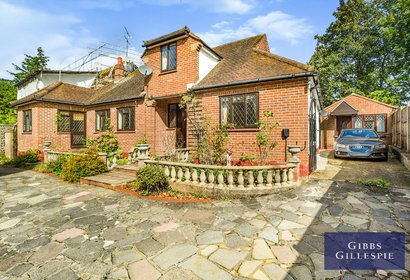 let the drive london 43999 - Gibbs Gillespie