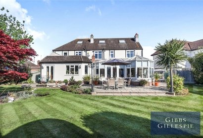 to let orchard drive london 44106 - Gibbs Gillespie