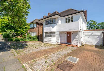 under offer corringway london 44115 - Gibbs Gillespie