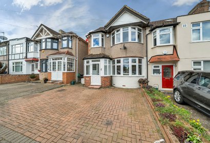 for sale carr road london 44907 - Gibbs Gillespie