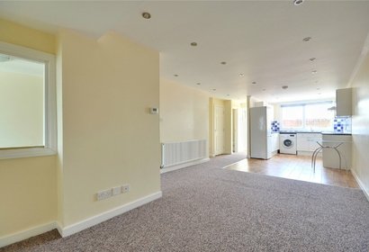 to let greatfields drive london 45204 - Gibbs Gillespie