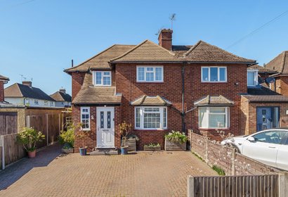under offer tudor way london 46196 - Gibbs Gillespie
