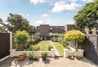 for sale friendship walk london 46243 - Gibbs Gillespie