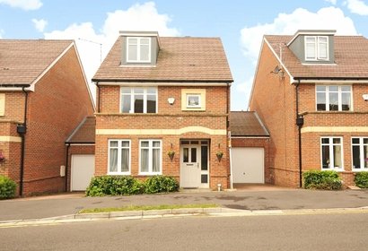 to let cyrus terrace london 47024 - Gibbs Gillespie