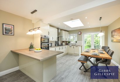 to let jubilee drive london 47287 - Gibbs Gillespie