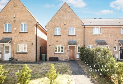 to let hubbards close london 47389 - Gibbs Gillespie
