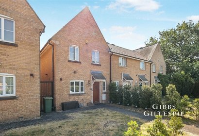 to let hubbards close london 47389 - Gibbs Gillespie