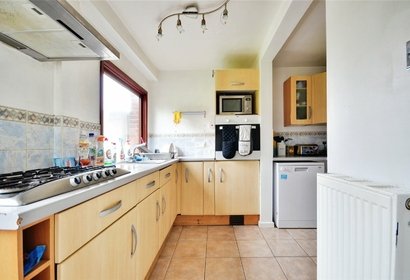 to let bettles close london 47608 - Gibbs Gillespie