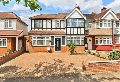for sale malvern avenue london 48186 - Gibbs Gillespie
