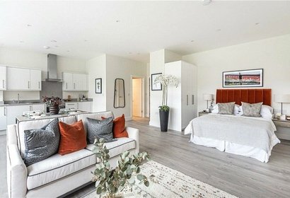 to let heron drive london 48399 - Gibbs Gillespie