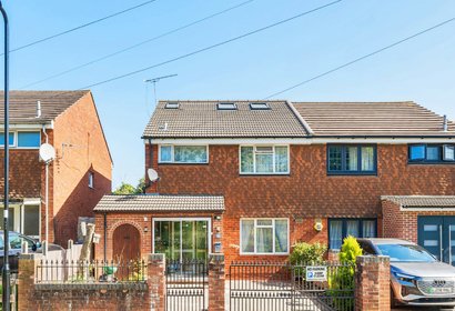 for sale redcar close london 48542 - Gibbs Gillespie