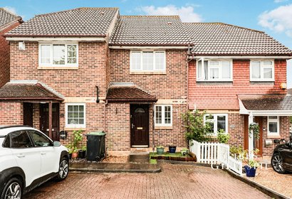 let agreed thompson way london 49158 - Gibbs Gillespie