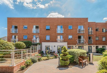 sold josiah drive london 49180 - Gibbs Gillespie