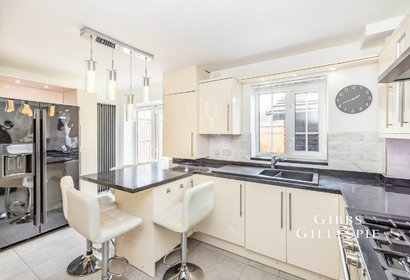 to let shanklin gardens london 49710 - Gibbs Gillespie