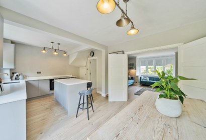 under offer highland road london 50836 - Gibbs Gillespie