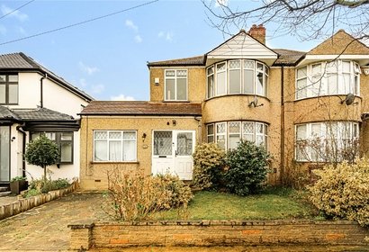 for sale drummond drive london 51489 - Gibbs Gillespie