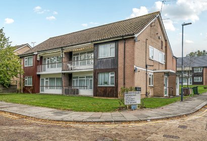 under offer merryfield gardens london 52283 - Gibbs Gillespie