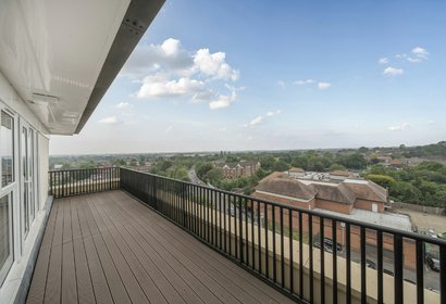 for sale kings lodge london 52326 - Gibbs Gillespie