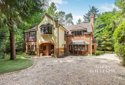 to let pinewood close london 52410 - Gibbs Gillespie