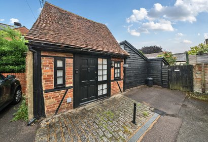 under offer high street london 52775 - Gibbs Gillespie
