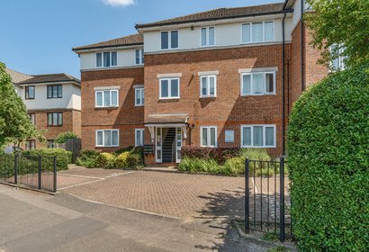 for sale pinner view london 53263 - Gibbs Gillespie