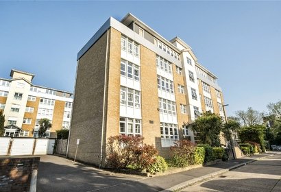 for sale warren fields london 53315 - Gibbs Gillespie