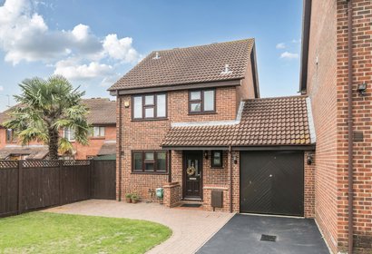 for sale chirk close london 53322 - Gibbs Gillespie