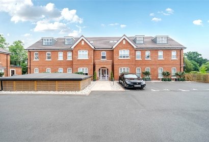 for sale meadow court london 53439 - Gibbs Gillespie