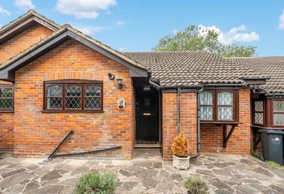 for sale meadow view london 54736 - Gibbs Gillespie