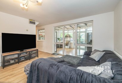 let closemead close london 54760 - Gibbs Gillespie