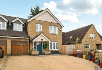for sale the villas, robinsons close london 54943 - Gibbs Gillespie