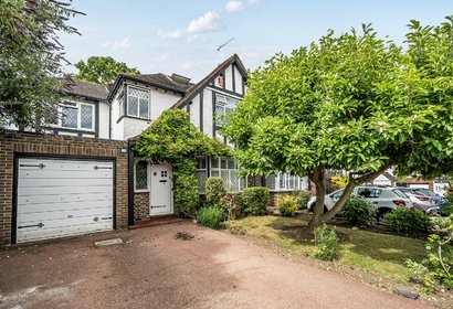 under offer orchard drive london 55032 - Gibbs Gillespie