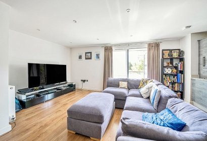 to let lily close london 55040 - Gibbs Gillespie