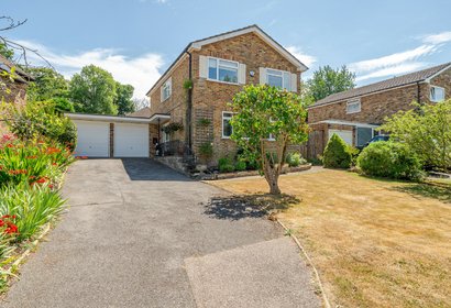 for sale foxdell way london 55061 - Gibbs Gillespie