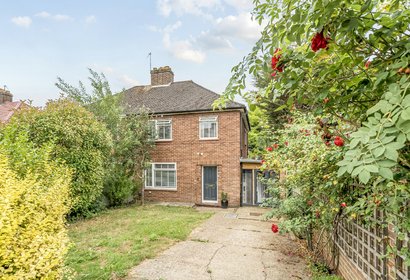under offer bedford road london 55455 - Gibbs Gillespie