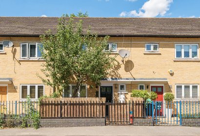 under offer green dragon lane london 55481 - Gibbs Gillespie
