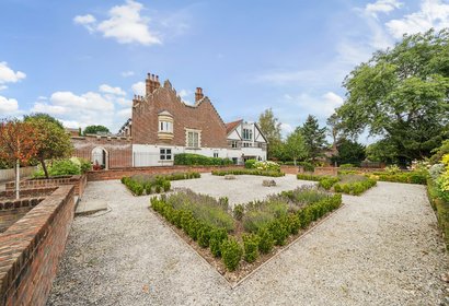 for sale south park drive london 55539 - Gibbs Gillespie