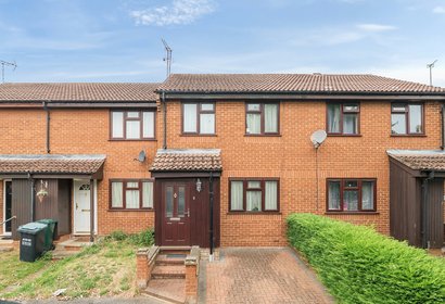 under offer ladywalk london 55725 - Gibbs Gillespie