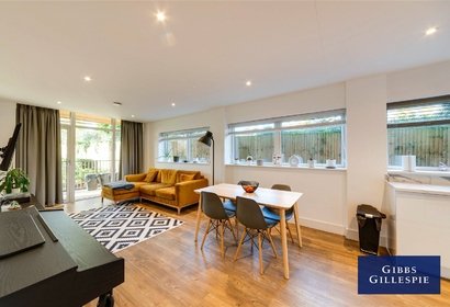 for sale frazer nash close london 56034 - Gibbs Gillespie