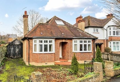 for sale dickinson avenue london 57206 - Gibbs Gillespie