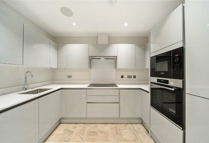 under offer birchwood house london 57407 - Gibbs Gillespie