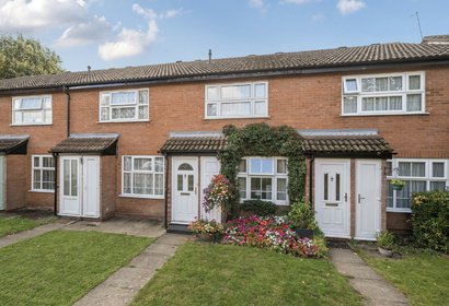 under offer windmill drive london 57504 - Gibbs Gillespie