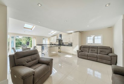 for sale raglan gardens london 57572 - Gibbs Gillespie